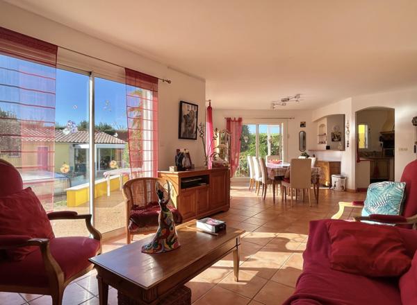 Mallemort (13370) Villa de plain pied avec piscine toutes commodités à pied.