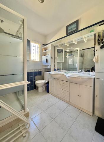 Mallemort (13370) Villa de plain pied avec piscine toutes commodités à pied.