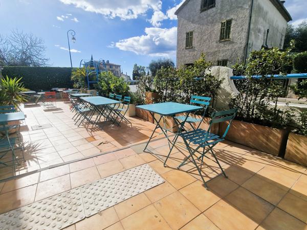 Fonds De Commerce - 170 m²