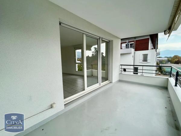 Appartement à louer 4 pièces 81.14m²