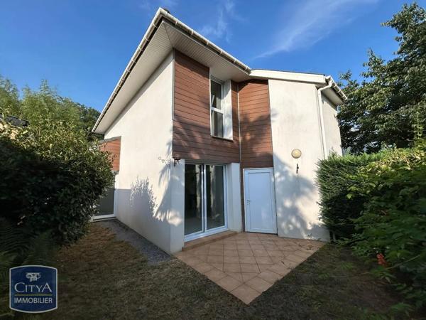 Maison à louer 4 pièces 81.55m² Billère (64140)