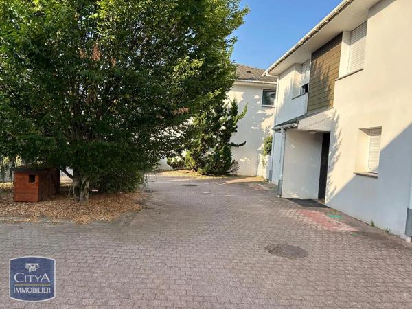 Maison à louer 4 pièces 81.55m² Billère (64140)