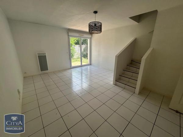 Maison à louer 4 pièces 81.55m² Billère (64140)