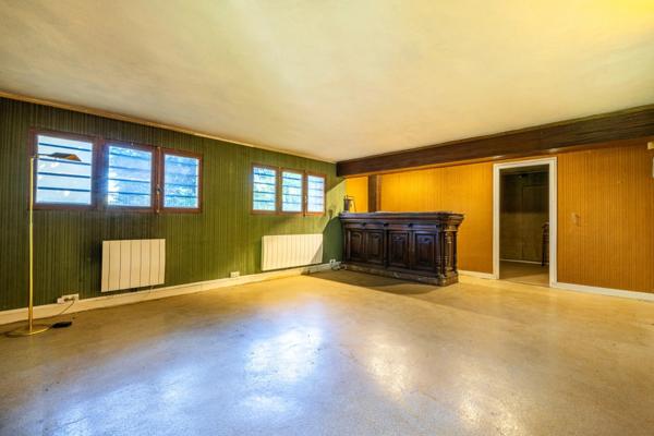 Charmante maison atypique de 9 pièces à vendre, à Montlhéry avec potentiel d’aménagement