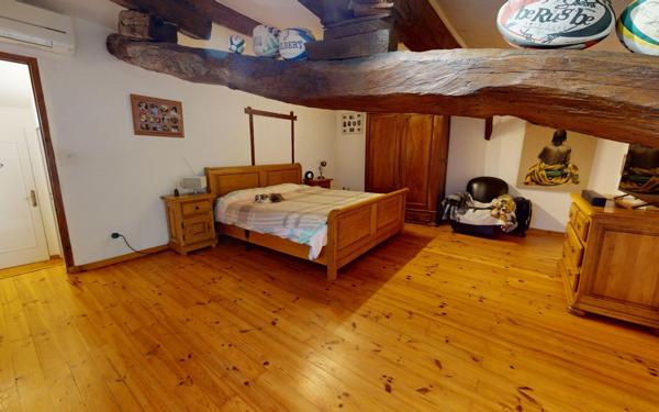 Maison à vendre    4 pièces • 150 m2 Vaulx-en-Velin