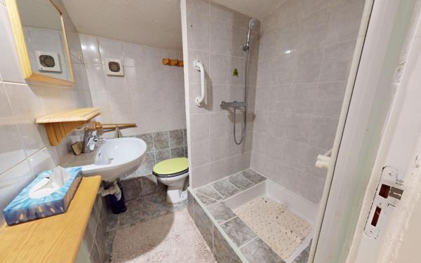 Maison à vendre    4 pièces • 150 m2 Vaulx-en-Velin