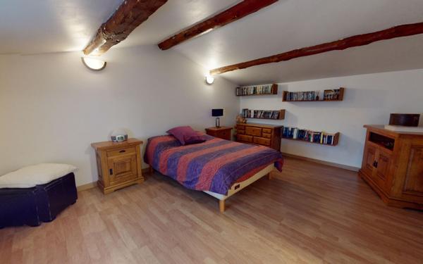 Maison à vendre    4 pièces • 150 m2 Vaulx-en-Velin