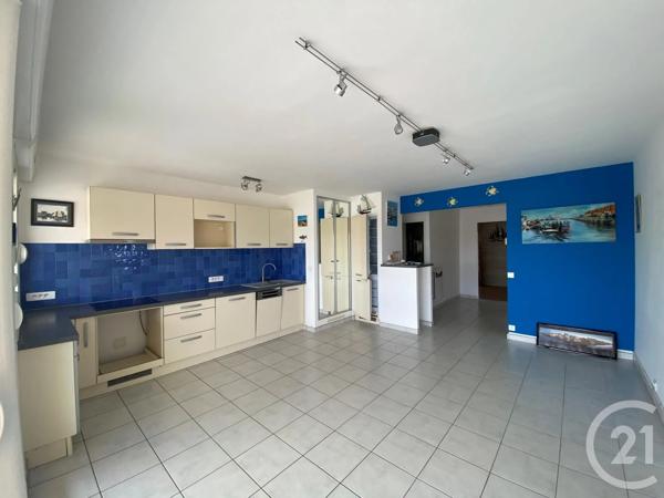 Appartement T2 à vendre  2 pièces - 45 m 2   COURSEULLES SUR MER  - 14