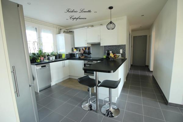 Dpt Marne (51), à louer EPERNAY appartement T4, 73 m² au premier étage sans ascenseur.