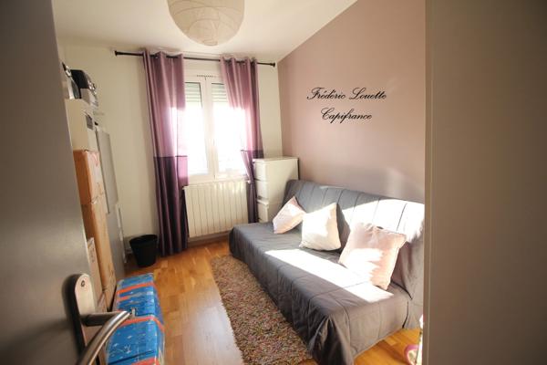 Dpt Marne (51), à louer EPERNAY appartement T4, 73 m² au premier étage sans ascenseur.