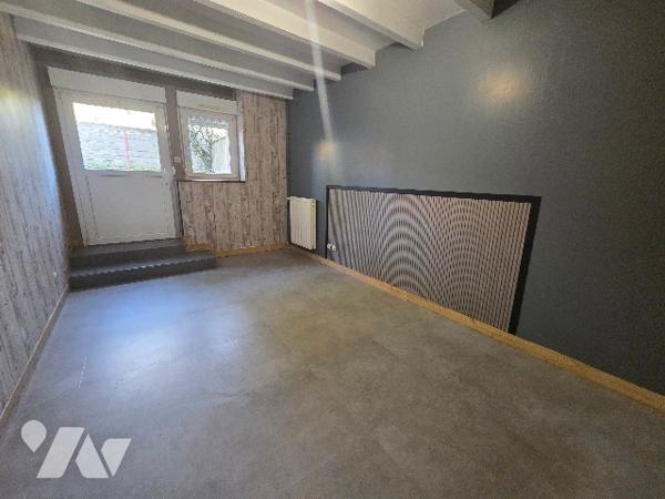 MAISON DE VILLAGE - JARDIN ET GARAGE - GERMINY