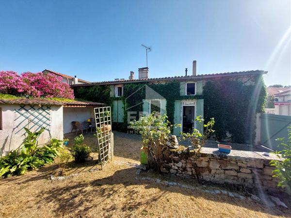 Maison BREUILLET + MURS D'UN COMMERCE - 5 pièces 115.65 m2 - A RENOVER