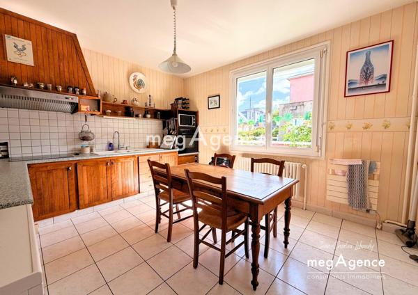 Maison à VIRE NORMANDIE, 14500 - 5 pièces 130m²