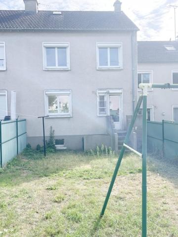 MAISON 3 CHAMBRES GARAGE ET JARDIN
