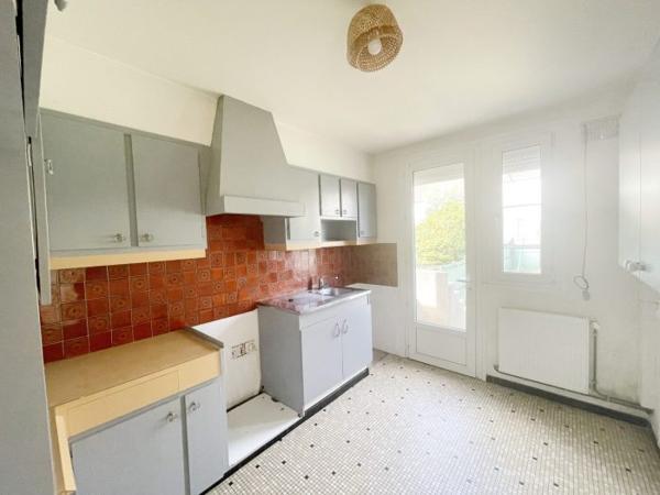 MAISON 3 CHAMBRES GARAGE ET JARDIN