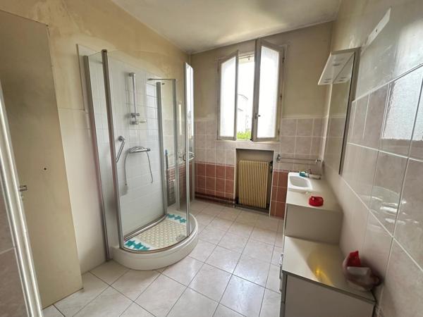 Maison + studio – Idéal grande famille ou investisseur