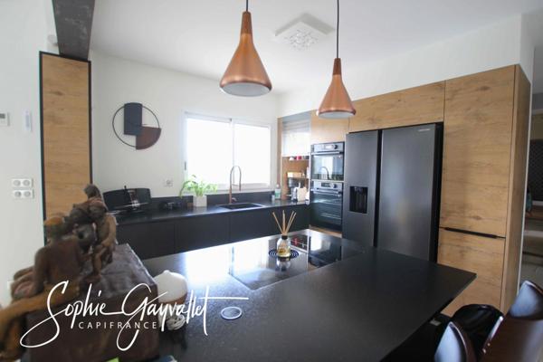 Villa familiale de 168m2 avec vue panoramique sur le village de Velaux