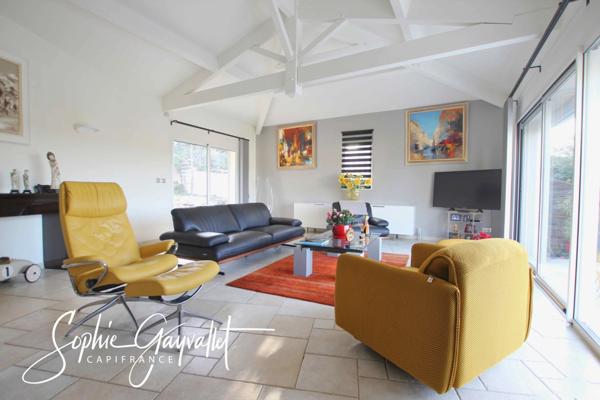 Villa familiale de 168m2 avec vue panoramique sur le village de Velaux