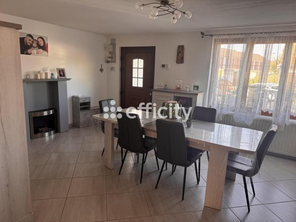 Maison
         3 pièces
        - 145 m² Exclusivité 189 900 € *