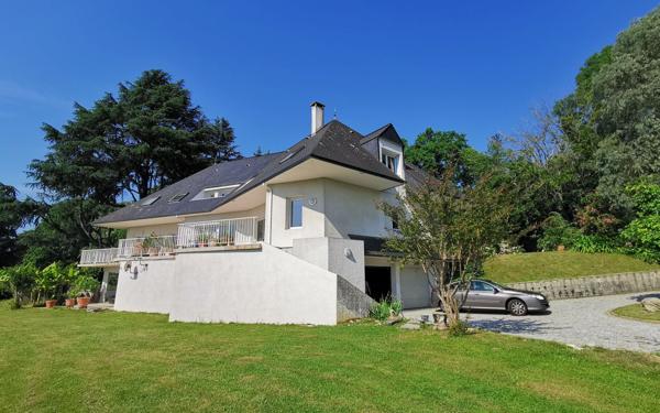 Maison à vendre    6 pièces •  Jurançon