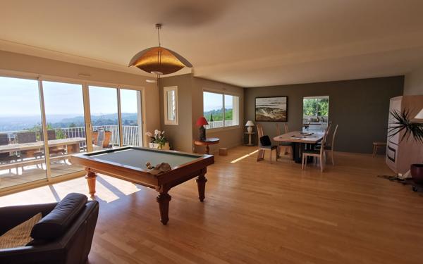 Maison à vendre    6 pièces •  Jurançon