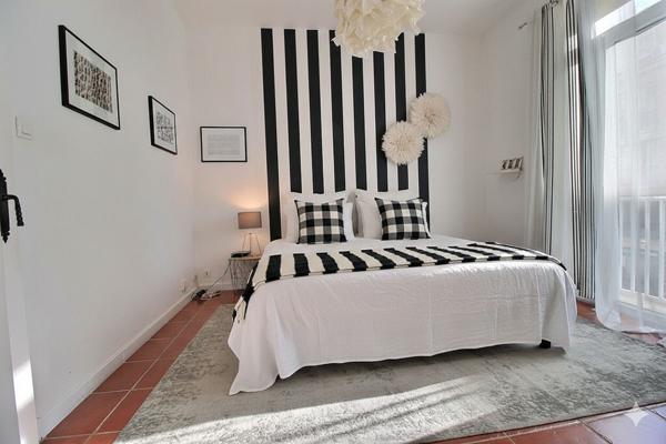 MARSEILLE 2 - SECTEUR QUAI DU VIEUX PORT - RUE DE LA LOGE - APPARTEMENT 4 PIECES - TRAVERSANT - LUMINEUX - ASCENSEUR - VUE EXCEPTIONNELLE - BELLE HAUTEUR SOUS PLAFOND -AU CALME - BALCON - CAVE -