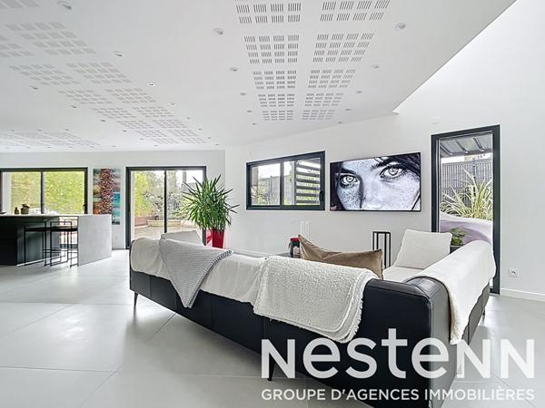 Rillieux-la-Pape ? Maison rénovée de 157 m² ? Grand séjour lumineux ? Suites parentales ? Prestations haut de gamme