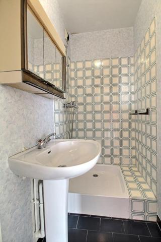 Métro CHARENTON ECOLE - 4 pièces de 85 m² - 8ème étage