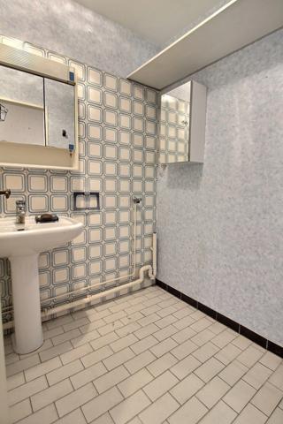 Métro CHARENTON ECOLE - 4 pièces de 85 m² - 8ème étage