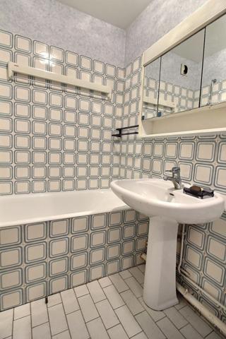 Métro CHARENTON ECOLE - 4 pièces de 85 m² - 8ème étage