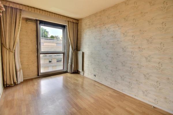 Métro CHARENTON ECOLE - 4 pièces de 85 m² - 8ème étage