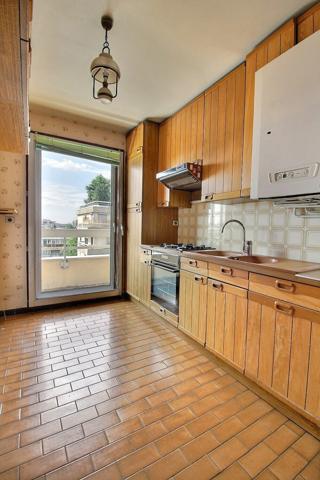 Métro CHARENTON ECOLE - 4 pièces de 85 m² - 8ème étage