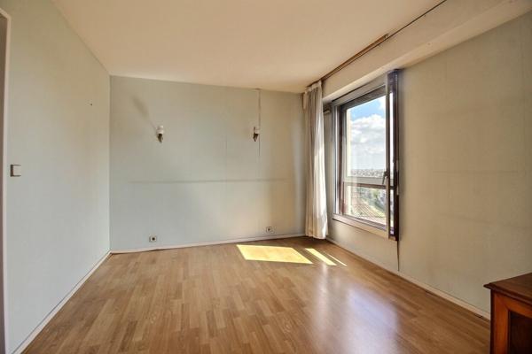 Métro CHARENTON ECOLE - 4 pièces de 85 m² - 8ème étage