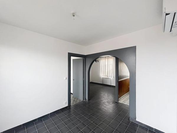 Vente                                                      Maison de ville
                        
                     5 pièces                      80 m2                     à Laon