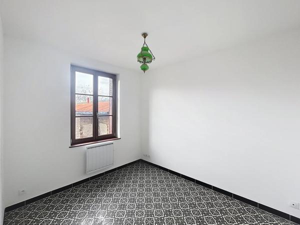 Vente                                                      Maison de ville
                        
                     5 pièces                      80 m2                     à Laon