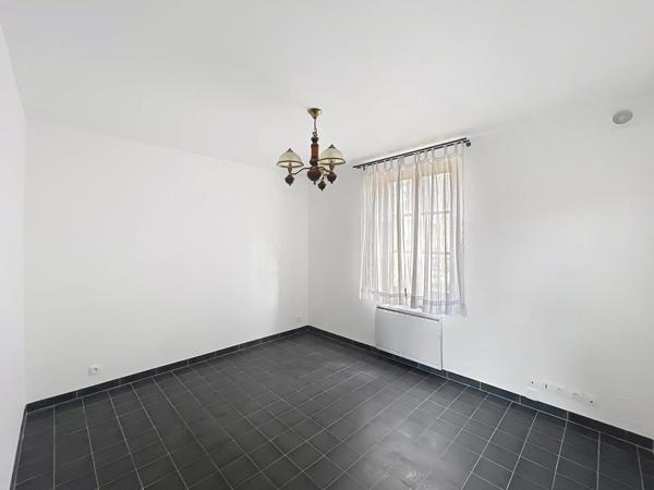 Vente                                                      Maison de ville
                        
                     5 pièces                      80 m2                     à Laon