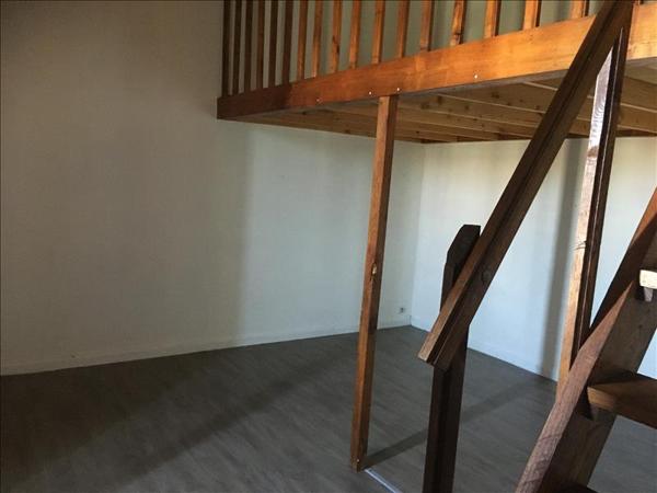 Immeuble à vendre |  Sainte-Bazeille |  730 m²