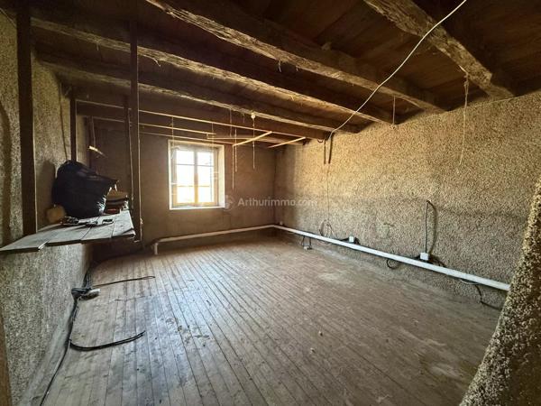 Vente                                                      Maison de village
                        
                     5 pièces                      130 m2                     à Chaumont-la-Ville