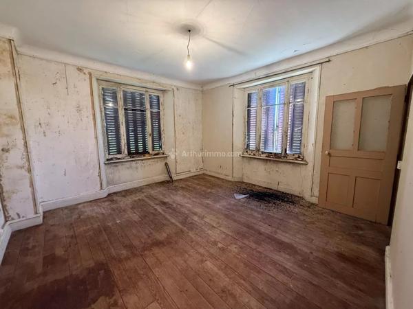 Vente                                                      Maison de village
                        
                     5 pièces                      130 m2                     à Chaumont-la-Ville