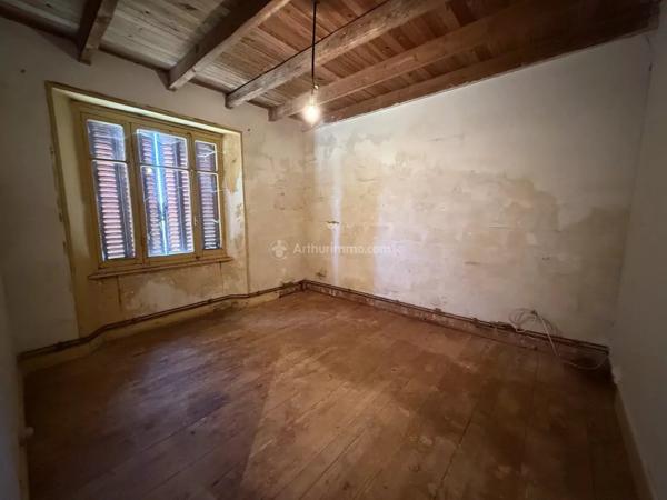 Vente                                                      Maison de village
                        
                     5 pièces                      130 m2                     à Chaumont-la-Ville
