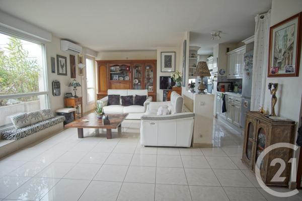 Appartement F4 à vendre  4 pièces - 82,79 m2 CHOISY LE ROI - 94