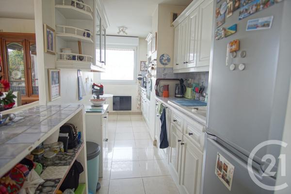 Appartement F4 à vendre  4 pièces - 82,79 m2 CHOISY LE ROI - 94