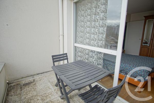 Appartement F4 à vendre  4 pièces - 82,79 m2 CHOISY LE ROI - 94