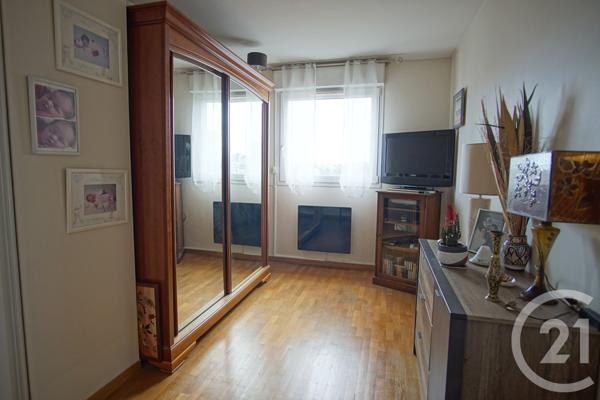 Appartement F4 à vendre  4 pièces - 82,79 m2 CHOISY LE ROI - 94