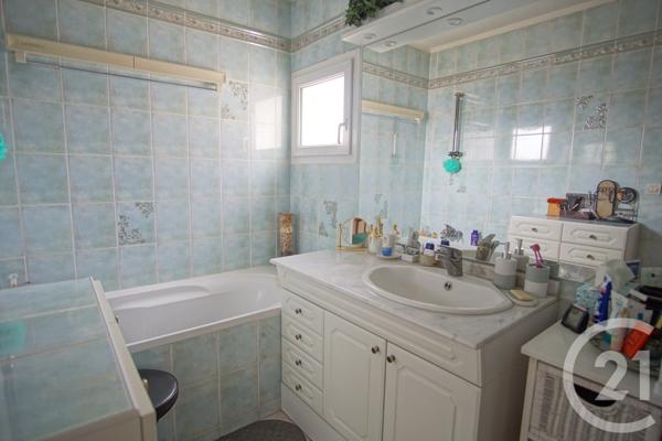 Appartement F4 à vendre  4 pièces - 82,79 m2 CHOISY LE ROI - 94