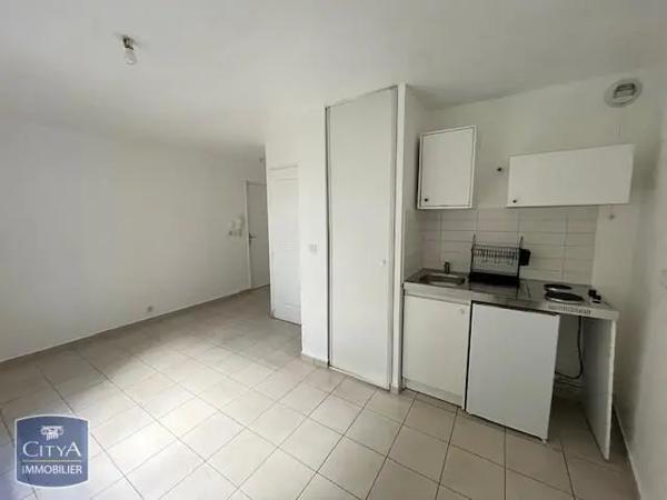 Appartement à louer 1 pièce 20.8m² Corbeil-Essonnes (91100)