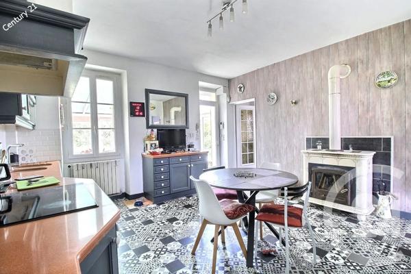 Maison à vendre  7 pièces - 155 m 2   CHATEAU THIERRY  - 02