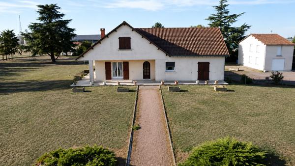 GRANDE MAISON 6/7 CHAMBRES ET DEPENDANCES A CISSE