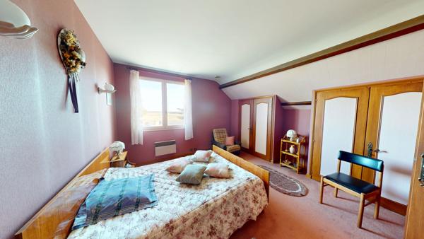 GRANDE MAISON 6/7 CHAMBRES ET DEPENDANCES A CISSE
