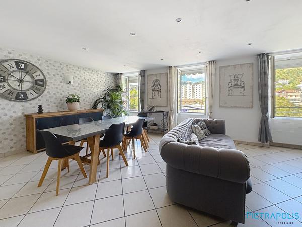 EN EXCLUSIVITÉ – Coup de cœur au cœur de Tarare : appartement de 96m² avec 3 chambres et une cave